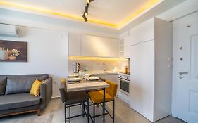 Midpoint Suites